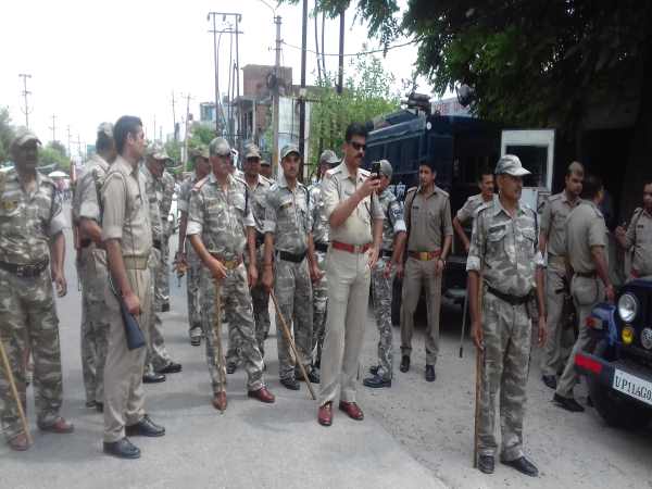 सहारनपुर: मामूली बात को लेकर भिड़े दो पक्ष, चले सरिए और हथियार सहारनपुर: मामूली बात को लेकर भिड़े दो पक्ष, चले सरिए और हथियार