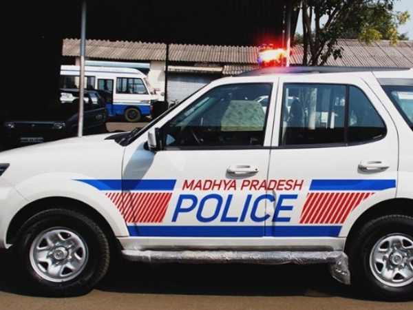 madhya pradesh police raid woman officer housmadhya pradesh police raid woman officer house found huge money found huge money madhya pradesh police raid woman officer housmadhya pradesh police raid woman officer house found huge money found huge money