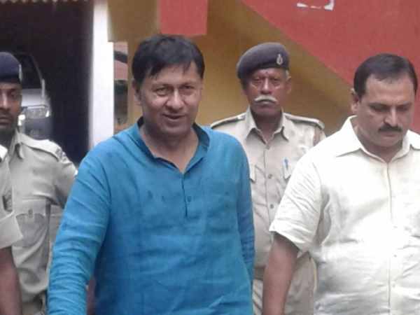 लोजपा नेता को उम्रकैद, AK47 से युवक की गोली मार की थी हत्या लोजपा नेता को उम्रकैद, AK47 से युवक की गोली मार की थी हत्या