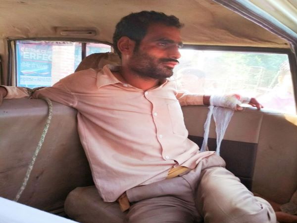 आखिर क्यों अपने ही बेटे को चार पहिया गाड़ी में बांध कर थाने ले गया बाप! आखिर क्यों अपने ही बेटे को चार पहिया गाड़ी में बांध कर थाने ले गया बाप!