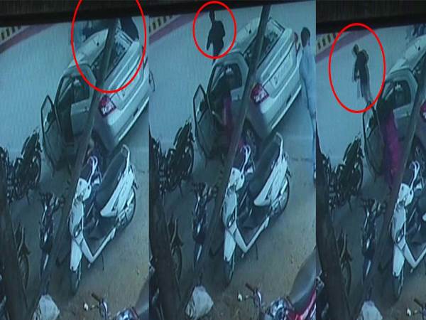 Thieves stole the bolero car and a Bag filled with 50 thousand in Gorakhpur Thieves stole the bolero car and a Bag filled with 50 thousand in Gorakhpur