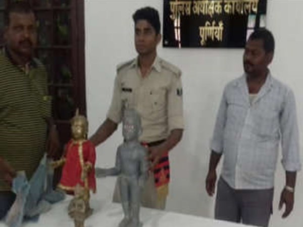 People trying for God to escape idol from police Custody People trying for God to escape idol from police Custody