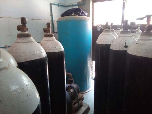 हरदोई: अस्पताल में ऑक्सीजन सप्लाई ठप, हादसे से नहीं लिया सबक हरदोई: अस्पताल में ऑक्सीजन सप्लाई ठप, हादसे से नहीं लिया सबक