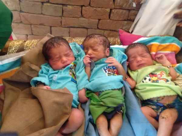 इमराना ने दिए तीन बेटियों को एक साथ जन्म, कहा मुझे गर्व है इमराना ने दिए तीन बेटियों को एक साथ जन्म, कहा मुझे गर्व है