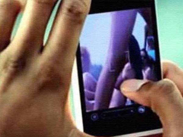 Noida police arrested Driver for sending obscene picture, videos to woman Noida police arrested Driver for sending obscene picture, videos to woman