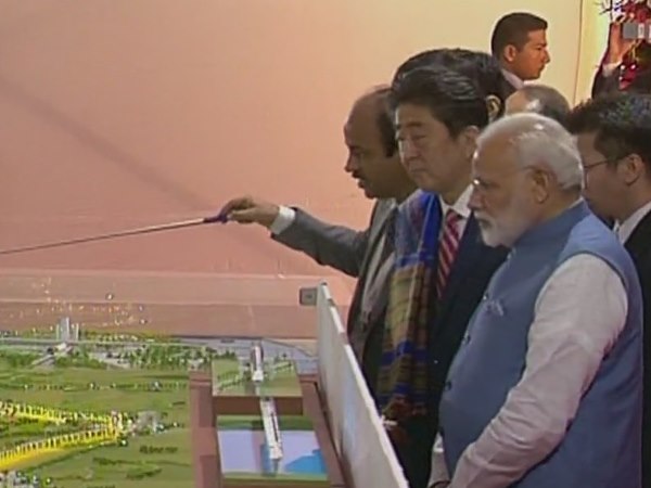 Bullet Train LIVE: कुछ ही देर में मोदी और शिंजो आबे ने करेंगे शिलान्यास Bullet Train LIVE: कुछ ही देर में मोदी और शिंजो आबे ने करेंगे शिलान्यास