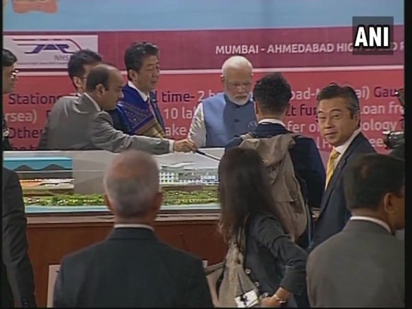 Bullet Train LIVE: कुछ ही देर में मोदी और शिंजो आबे ने करेंगे शिलान्यास Bullet Train LIVE: कुछ ही देर में मोदी और शिंजो आबे ने करेंगे शिलान्यास