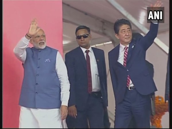 Bullet Train LIVE: उद्घाटन स्थल पर पहुंचे आबे और मोदी, कुछ ही देर में होगा शिलान्यास Bullet Train LIVE: उद्घाटन स्थल पर पहुंचे आबे और मोदी, कुछ ही देर में होगा शिलान्यास