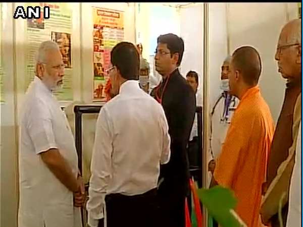 Modi in Varanasi LIVE: पशुधन आरोग्य मेले का पीएम ने किया उद्घाटन Modi in Varanasi LIVE: पशुधन आरोग्य मेले का पीएम ने किया उद्घाटन