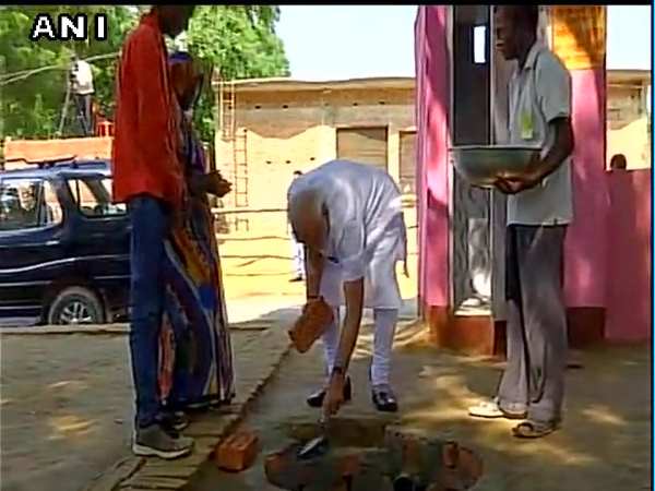 Modi in Varanasi LIVE:आज किसानों को बड़ी सौगात देंगे पीएम मोदी Modi in Varanasi LIVE:आज किसानों को बड़ी सौगात देंगे पीएम मोदी