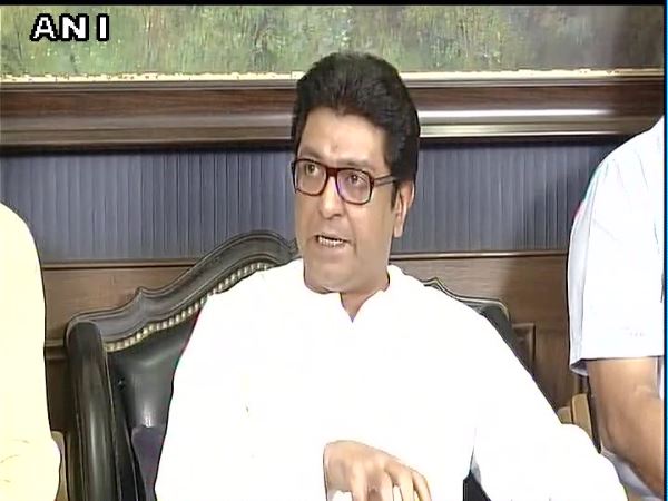 राज ठाकरे की मनसे को झटका, 6 कार्पोरेटर शिवसेना में हुए शामिल राज ठाकरे की मनसे को झटका, 6 कार्पोरेटर शिवसेना में हुए शामिल