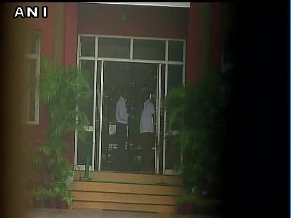 Pradyuman Murder Case: Ryan School पहुंची CBI, जांच शुरू Pradyuman Murder Case: Ryan School पहुंची CBI, जांच शुरू