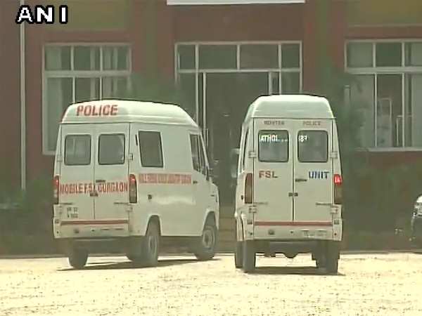 LIVE Update Ryan Case: LIVE: दोबारा रायन पहुंची फॉरेसिंक टीम, लिए जाएंगे नमूने LIVE Update Ryan Case: LIVE: दोबारा रायन पहुंची फॉरेसिंक टीम, लिए जाएंगे नमूने