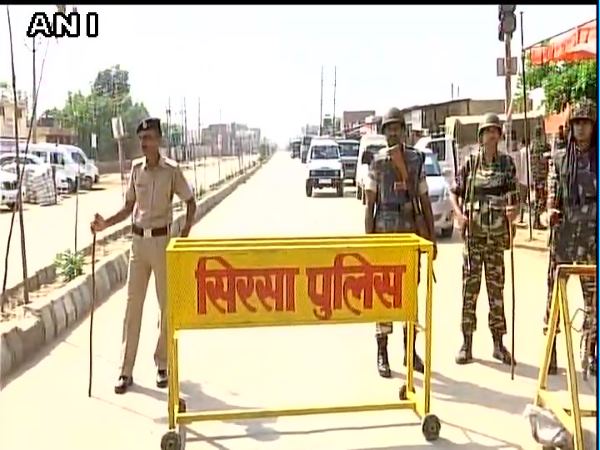 Live Dera Search Operation: खुदाई के लिए जेसीबी, 10 लोहारो के साथ, बुलेटप्रूफ गाड़ियां Live Dera Search Operation: खुदाई के लिए जेसीबी, 10 लोहारो के साथ, बुलेटप्रूफ गाड़ियां