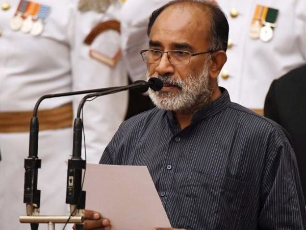 'विदेशी अपने देश से बीफ खाकर भारत में घूमने आएं' 'विदेशी अपने देश से बीफ खाकर भारत में घूमने आएं'