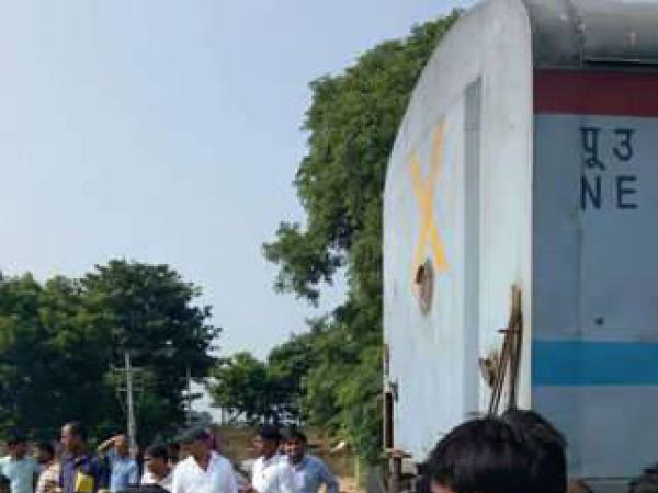 फिर टला बड़ा रेल हादसा फिर टला बड़ा रेल हादसा