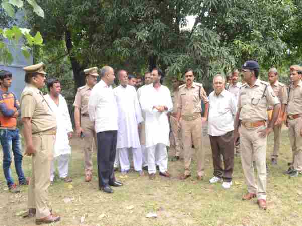 बकरीद पर गौवंश की कुर्बानी दी तो संपत्ति होगी कुर्क: SDM बकरीद पर गौवंश की कुर्बानी दी तो संपत्ति होगी कुर्क: SDM