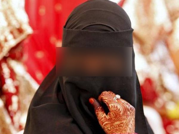 Police caught 8 sheikhs from Hyderabad Police caught 8 sheikhs from Hyderabad