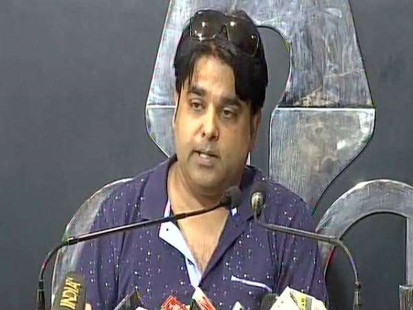 Honeypreet ex husband vishwas gupta attcaked by goons in haryana Honeypreet ex husband vishwas gupta attcaked by goons in haryana