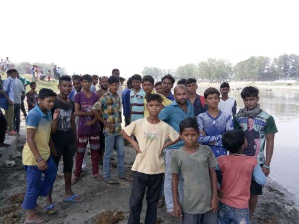 Woman dead body found in river, Police humiliate Woman dead body found in river, Police humiliate