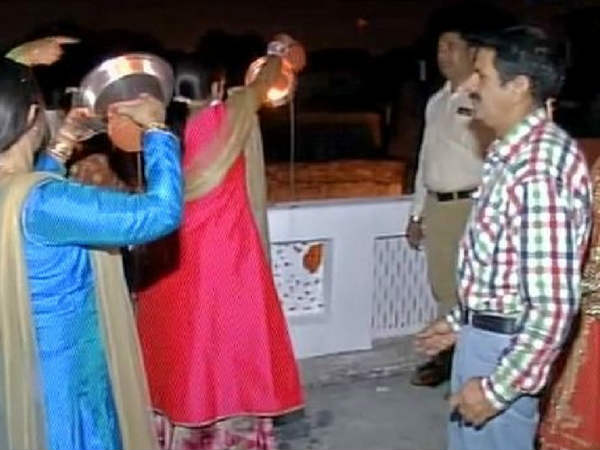 गणेश आराधना से शुरुआत