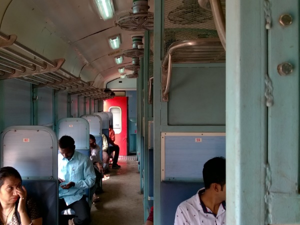 लड़की परेशान, लड़का बेचैन