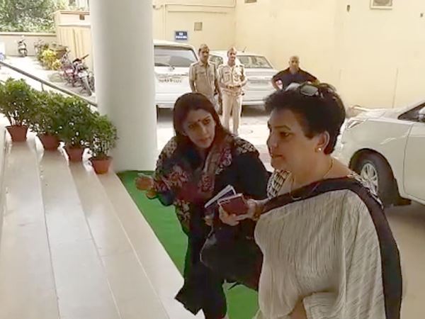 'सच्चाई जानने आयी हूं यहां