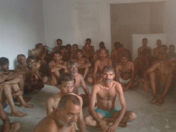 उनके चेहरे पर शर्मिंदगी साफ दिख रही थी