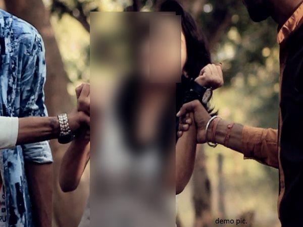 यूपी में दरिंदगी: अगवा कर लड़की से गैंगरेप, प्राइवेट पार्ट में डाल दिया धारदार चीज यूपी में दरिंदगी: अगवा कर लड़की से गैंगरेप, प्राइवेट पार्ट में डाल दिया धारदार चीज