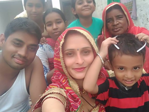 पांच बहनों के बीच था अकेला भाई