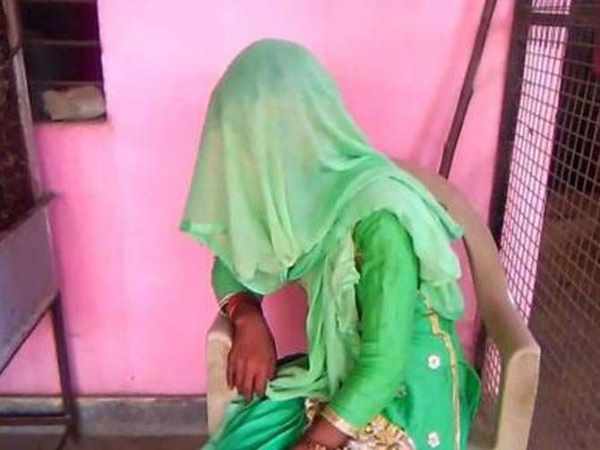पति को था एड्स, देवर रोज रात में करने लगा बलात्कार पति को था एड्स, देवर रोज रात में करने लगा बलात्कार