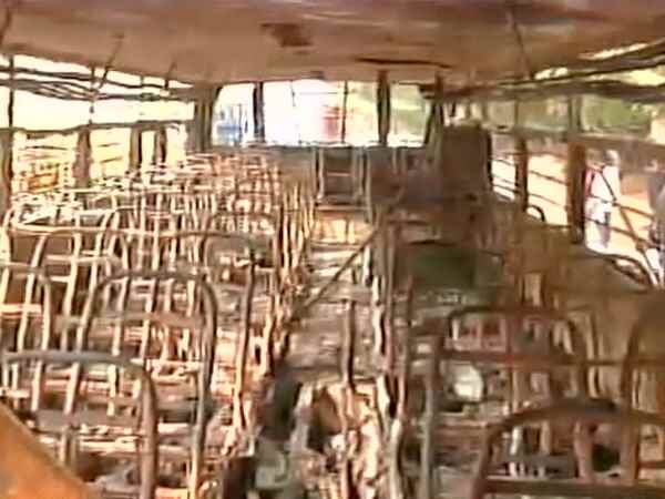 Delhi: Fire broke out in a school bus near Dhaula Kuan Delhi: Fire broke out in a school bus near Dhaula Kuan