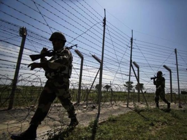 दो दिन से पाकिस्तान लगातार कर रहा है सीजफायर का उल्लंघन दो दिन से पाकिस्तान लगातार कर रहा है सीजफायर का उल्लंघन