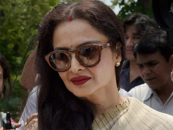 मांग में किसका सिंदूर?