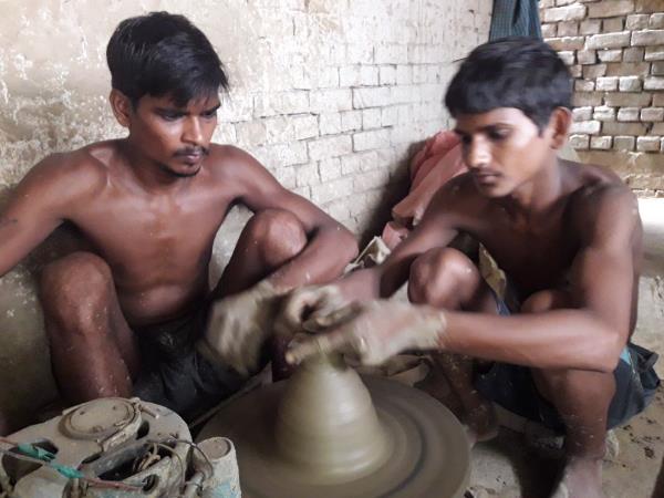 'मोदी के मेक इन इंडिया के नारे से बढ़ा हमारा रोजगार'