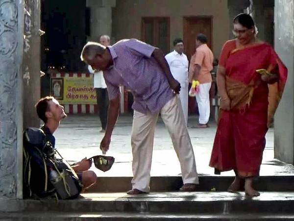 भीख मांग रहा था रूसी पर्यटक
