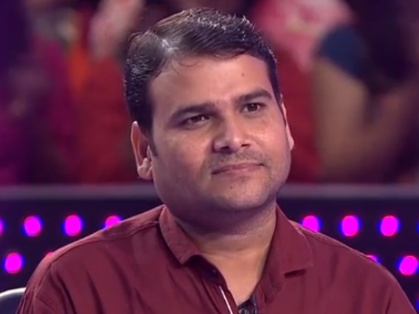 अपनी नौकरी परिवार से भी छिपाई