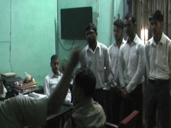 प्रधानाचार्य ने दी सफाई
