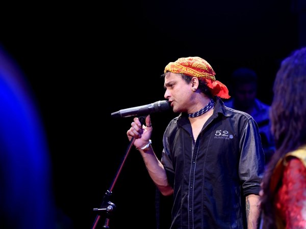 इस बॉलीवुड सिंगर ने मारा था बच्चे को थप्पड़, मिली 6 माह की जेल इस बॉलीवुड सिंगर ने मारा था बच्चे को थप्पड़, मिली 6 माह की जेल