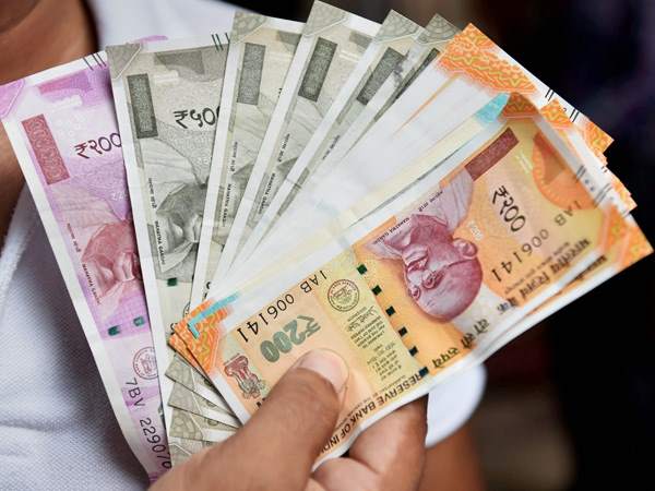 पीएम के आर्थिक सलाहकार के सदस्य ने की आलोचना