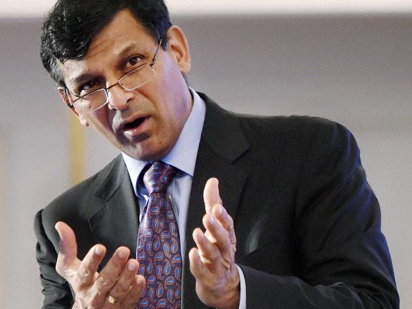 पूर्व RBI गवर्नर रघुराम राजन ने कहा, अमेरिका को भारत को मुद्रा में गड़बड़ी करने वाला नहीं कहना चाहिए पूर्व RBI गवर्नर रघुराम राजन ने कहा, अमेरिका को भारत को मुद्रा में गड़बड़ी करने वाला नहीं कहना चाहिए