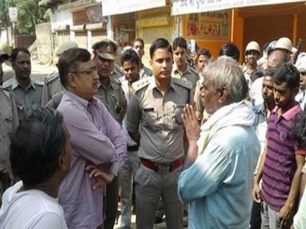 यूपी: रामलीला देखकर आ रहे 10 साल के बच्चे के साथ गैंगरेप, इलाज के दौरान मौत यूपी: रामलीला देखकर आ रहे 10 साल के बच्चे के साथ गैंगरेप, इलाज के दौरान मौत