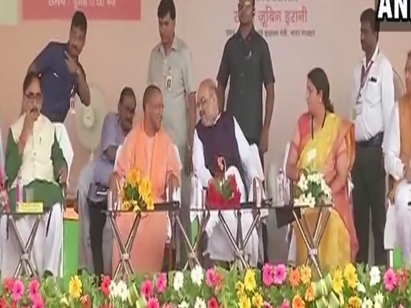 अमित शाह बोले, राहुल बाबा आपने अमेठी से वोट लिया, हमने तो विकास किया अमित शाह बोले, राहुल बाबा आपने अमेठी से वोट लिया, हमने तो विकास किया