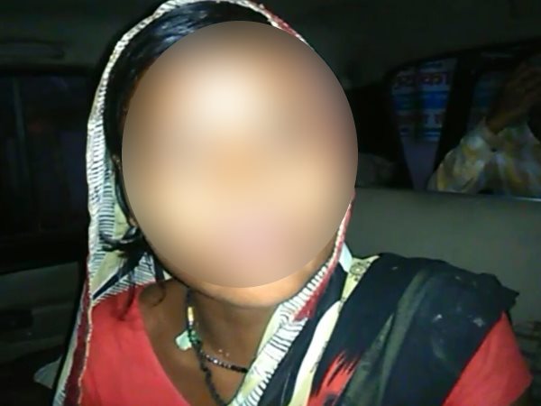 Wife attacks on his husband for having illegal relationship Wife attacks on his husband for having illegal relationship