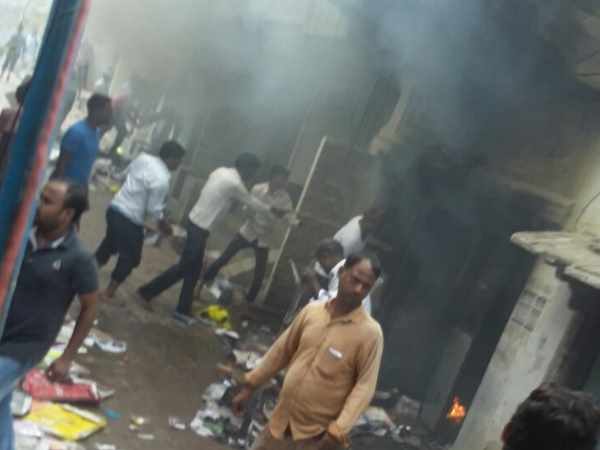 Communal clash in Ballia, stone pelting and arson Communal clash in Ballia, stone pelting and arson