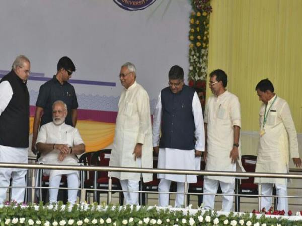 Patna University: Nitish Kumar threat Ex Minister to get out in Modi Presence Patna University: Nitish Kumar threat Ex Minister to get out in Modi Presence