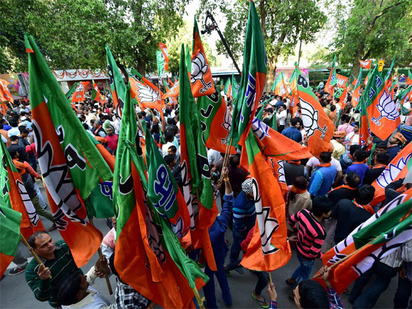 BJP के दलित सांसद परेशान