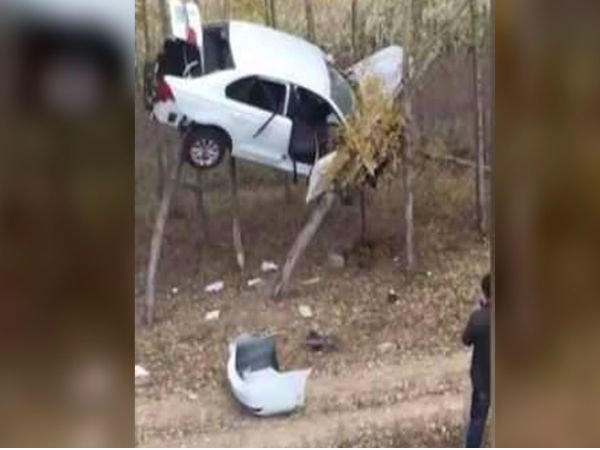 Video: Speeding SUV Runs into Trees in northeast China Video: Speeding SUV Runs into Trees in northeast China