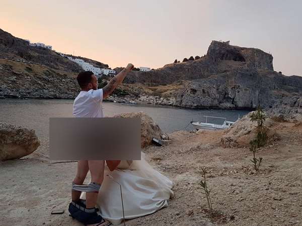 Couple picture infront of Monastery bishup ban all foreign wedding Couple picture infront of Monastery bishup ban all foreign wedding