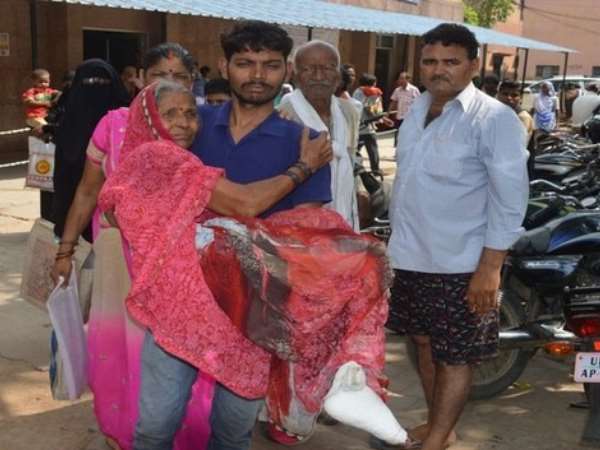 Doctor died after DM rebuked him in Pratapgarh Doctor died after DM rebuked him in Pratapgarh